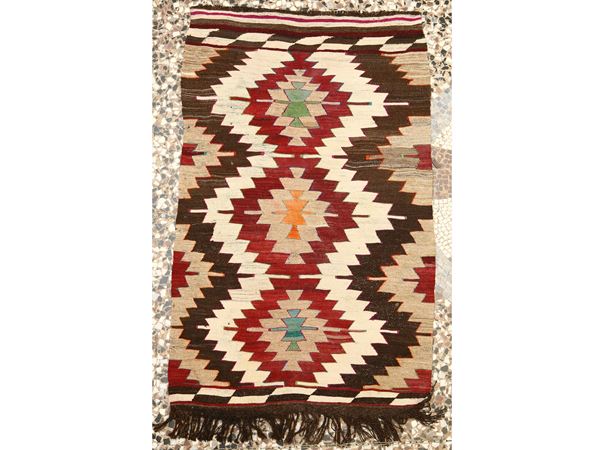 Piccolo tappeto Kilim di vecchia manifattura