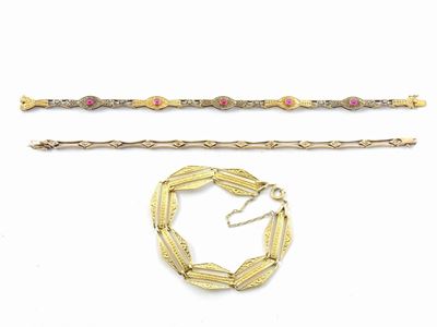 Tre Bracciali in Oro a Vario Titolo e Argento Corindoni Sintetici