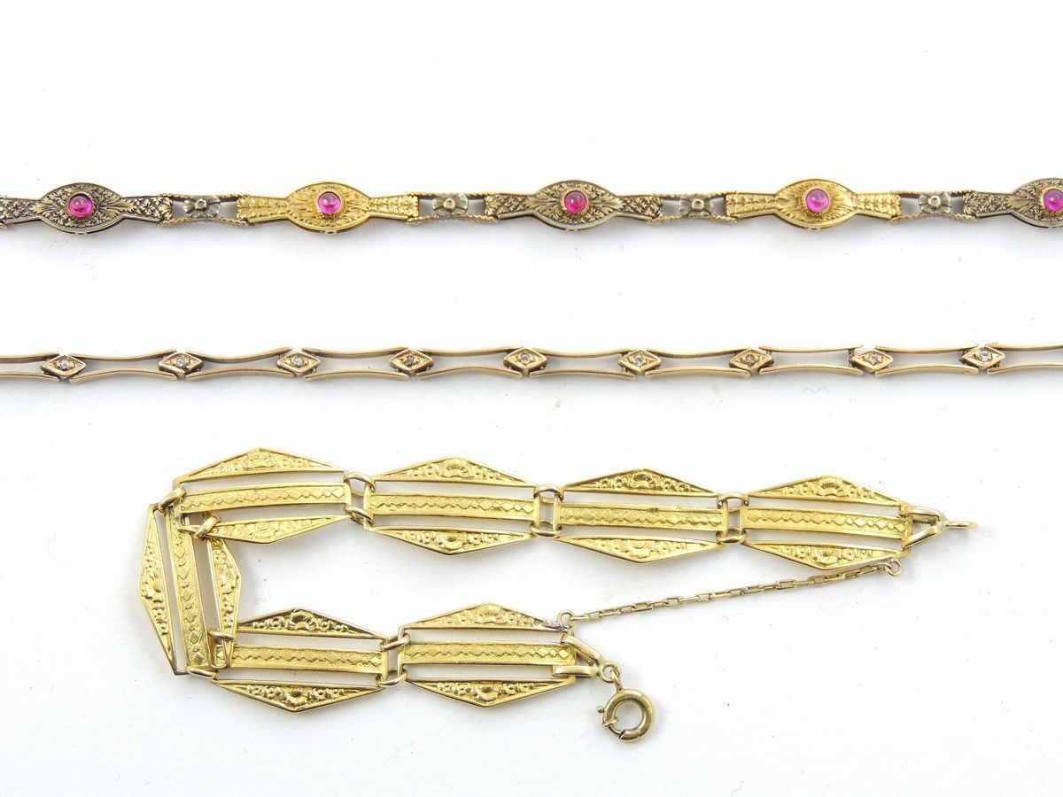 Tre Bracciali in Oro a Vario Titolo e Argento Corindoni Sintetici