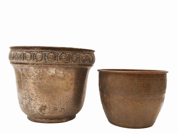 Two metal pot holders  (early 20th century)  - Auction The art of furnishing - Maison Bibelot - Casa d'Aste Firenze - Milano