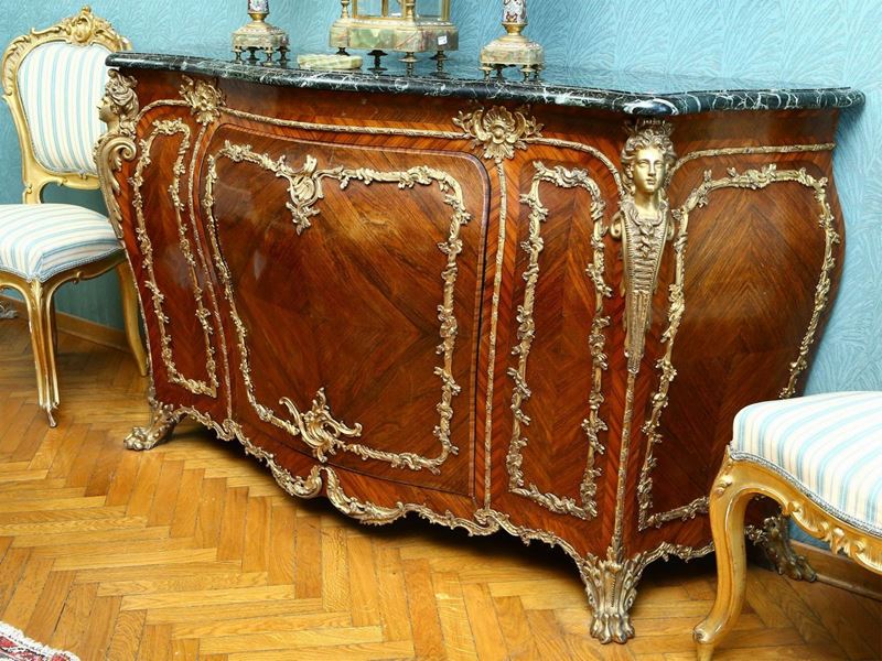 Credenza Impiallacciata ed Intarsiata in Legno di Rosa