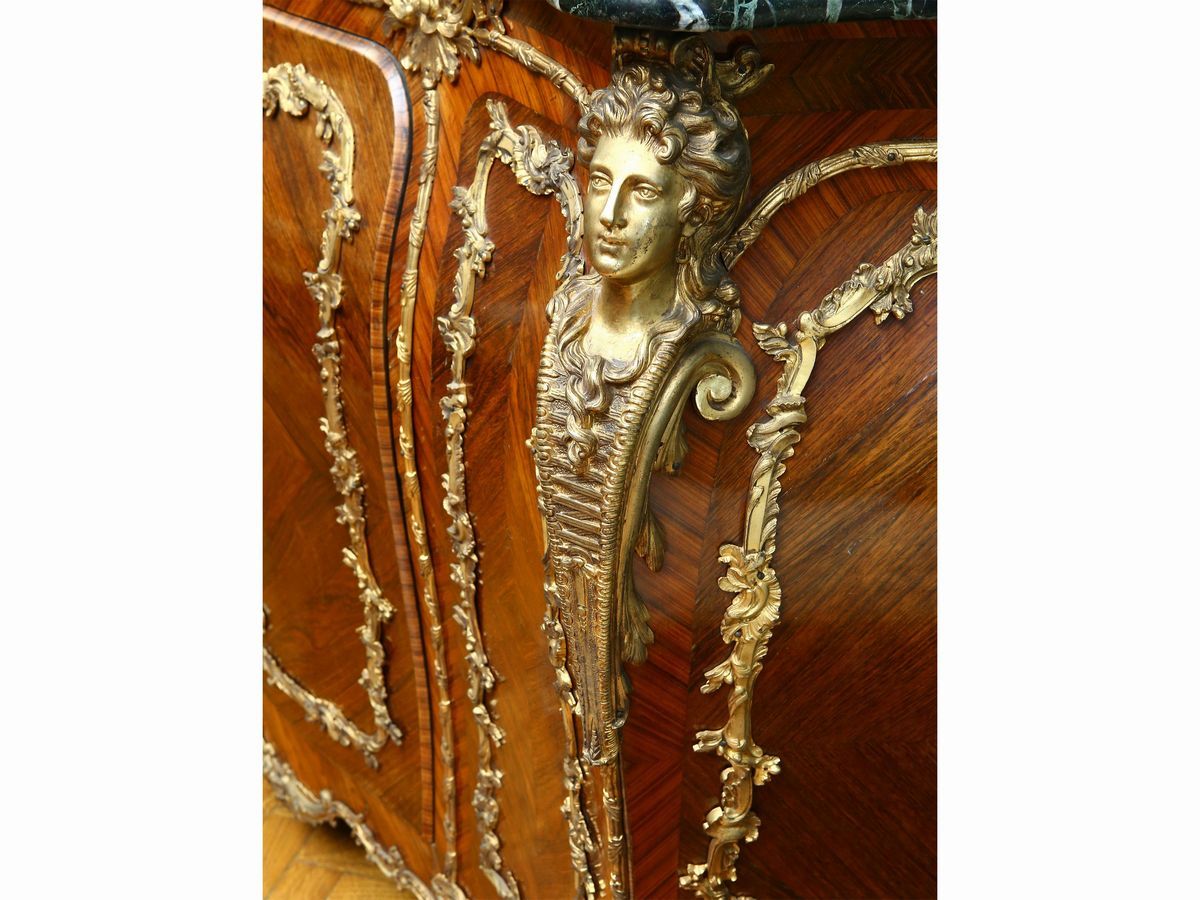 Credenza Impiallacciata ed Intarsiata in Legno di Rosa