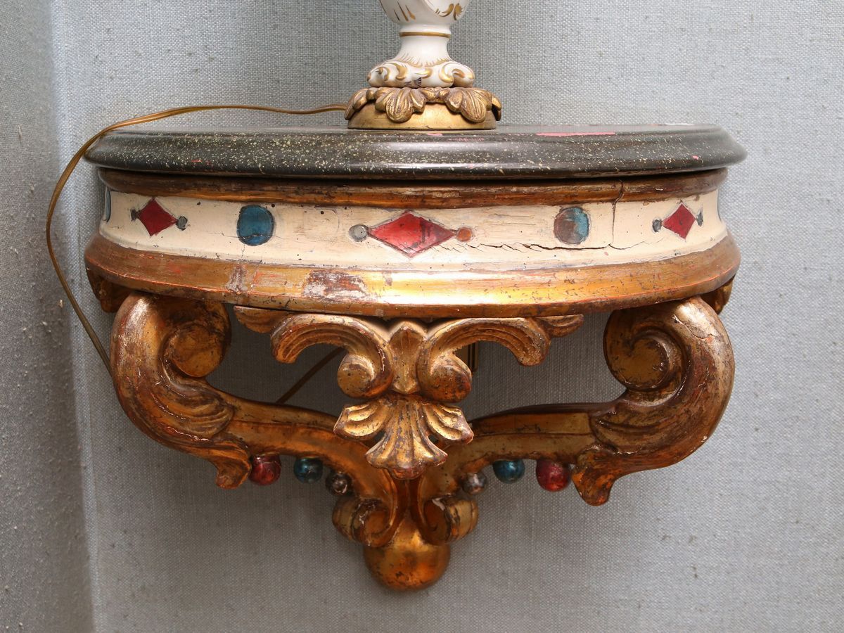 Coppia di Piccole Console Pensili in Legno Laccato