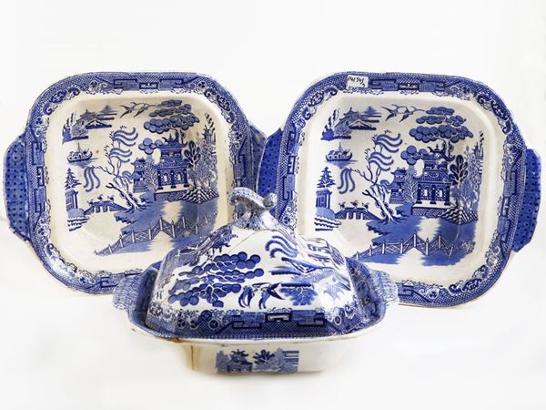 Series of three earthenware vegetable dishes