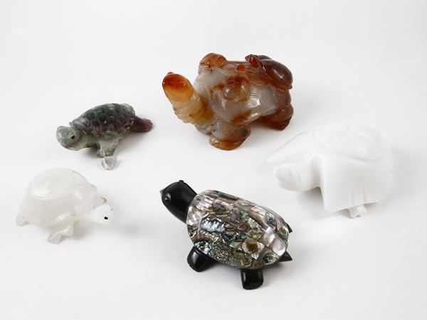 Collezione di tartarughe in pietra dura