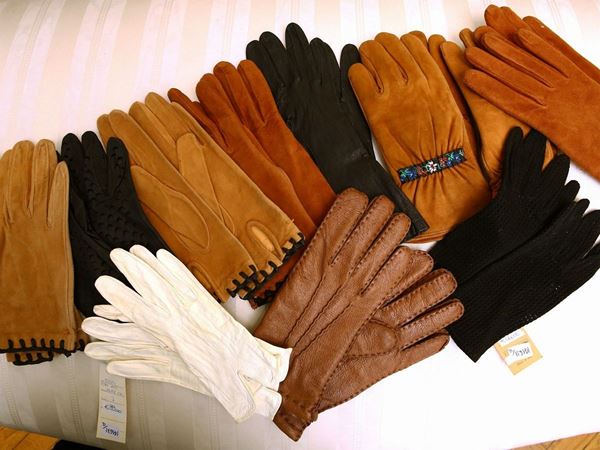 Lotto di guanti in pelle, camoscio e tessuto