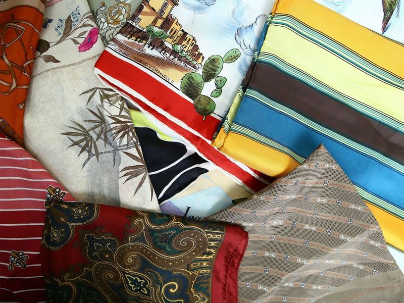 Lotto di Foulard e Stole in Seta
