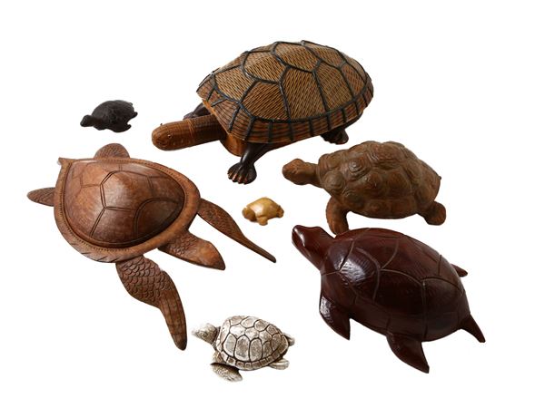 Collezione di tartarughe in diversi materiali