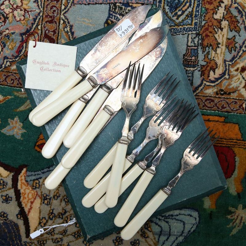 Set di Posate da Pesce in Metallo Argentato
