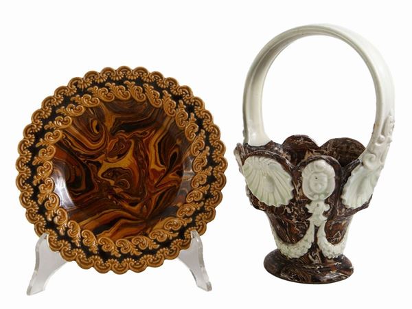 Un cestino e due piatti in ceramica  - Asta L'Arte di Arredare - Maison Bibelot - Casa d'Aste Firenze - Milano