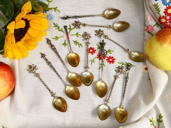 Serie di undici cucchiani da caffè in argento