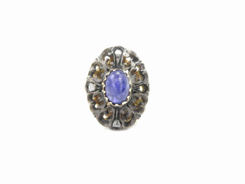 Anello in Oro Giallo e Argento con Diamanti e Zaffiro
