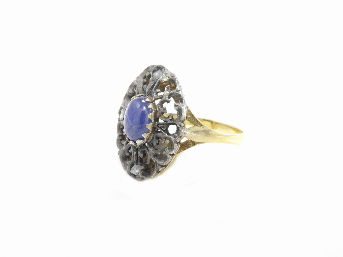 Anello in Oro Giallo e Argento con Diamanti e Zaffiro