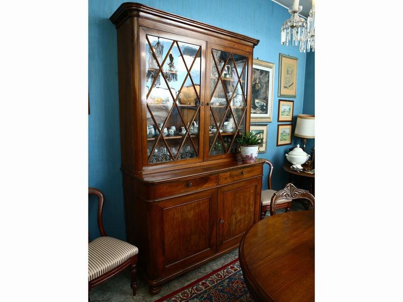 Credenza a Due Corpi in Noce, Piuma di Noce e Ciliegio