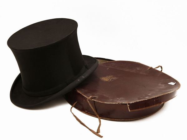 Chapeau claque in raso di seta nera