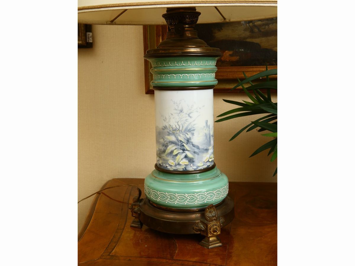 Lume Ad Olio in Opaline