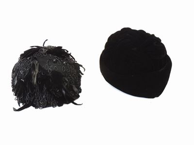 Quattro Cappelli in Velluto, Lana e Rafia