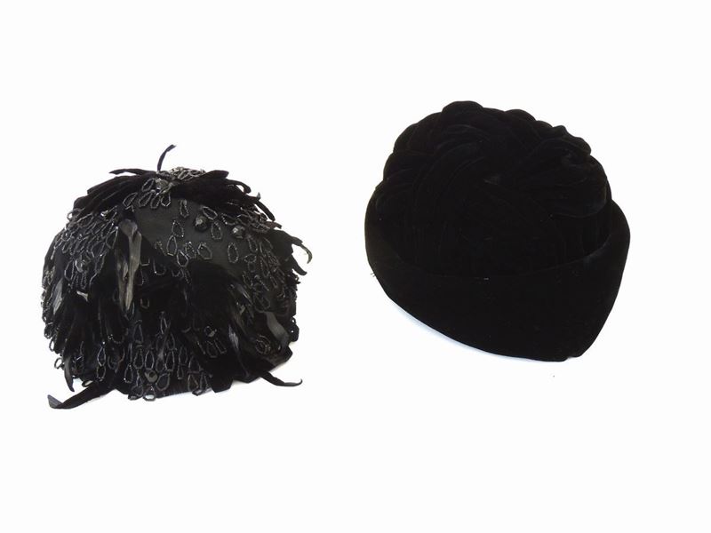 Quattro Cappelli in Velluto, Lana e Rafia