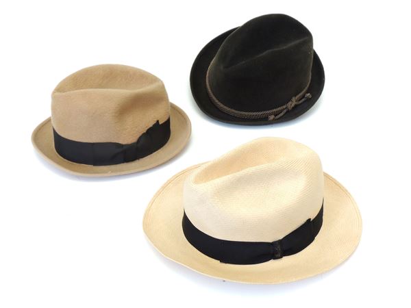 Tre cappelli da uomo, Borsalino  - Asta Abiti e Accessori Vintage - Maison Bibelot - Casa d'Aste Firenze - Milano