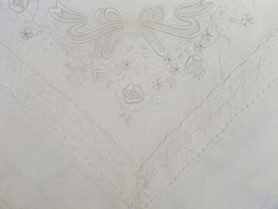 Parure Matrimoniale in Puro Lino Bianco e Pizzo, Artigianato Fiorentino
