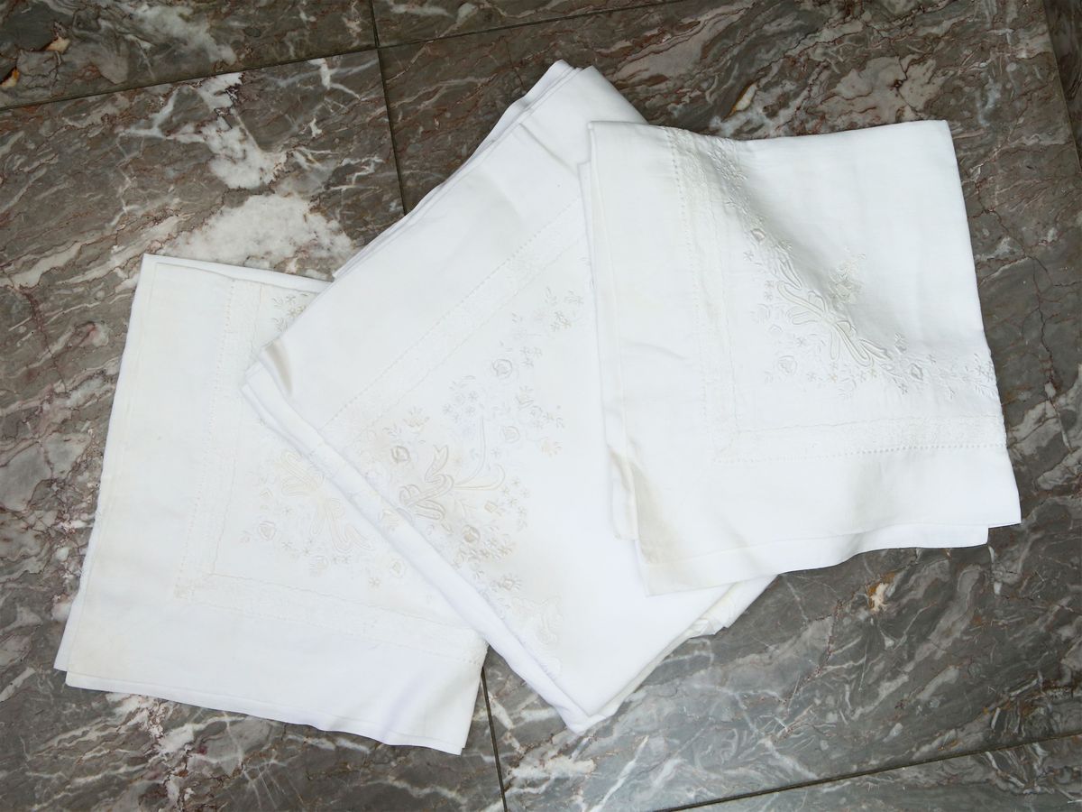 Parure Matrimoniale in Puro Lino Bianco e Pizzo, Artigianato Fiorentino