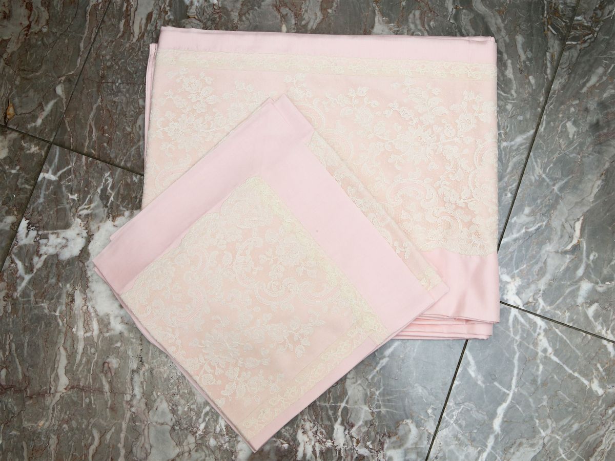 Completo Matrimoniale in Pura Seta Rosa e Pizzo, Artigianato Fiorentino