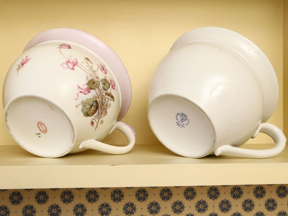 Lotto di Curiosità in Porcellana e Ceramica
