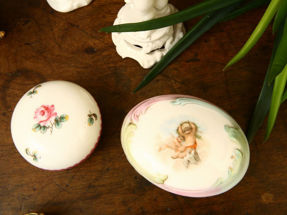 Lotto di Curiosità in Porcellana e Ceramica