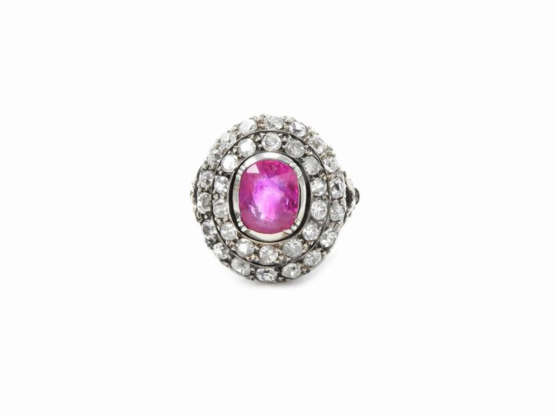Anello in Oro Bianco con Diamanti e Rubino Birmano