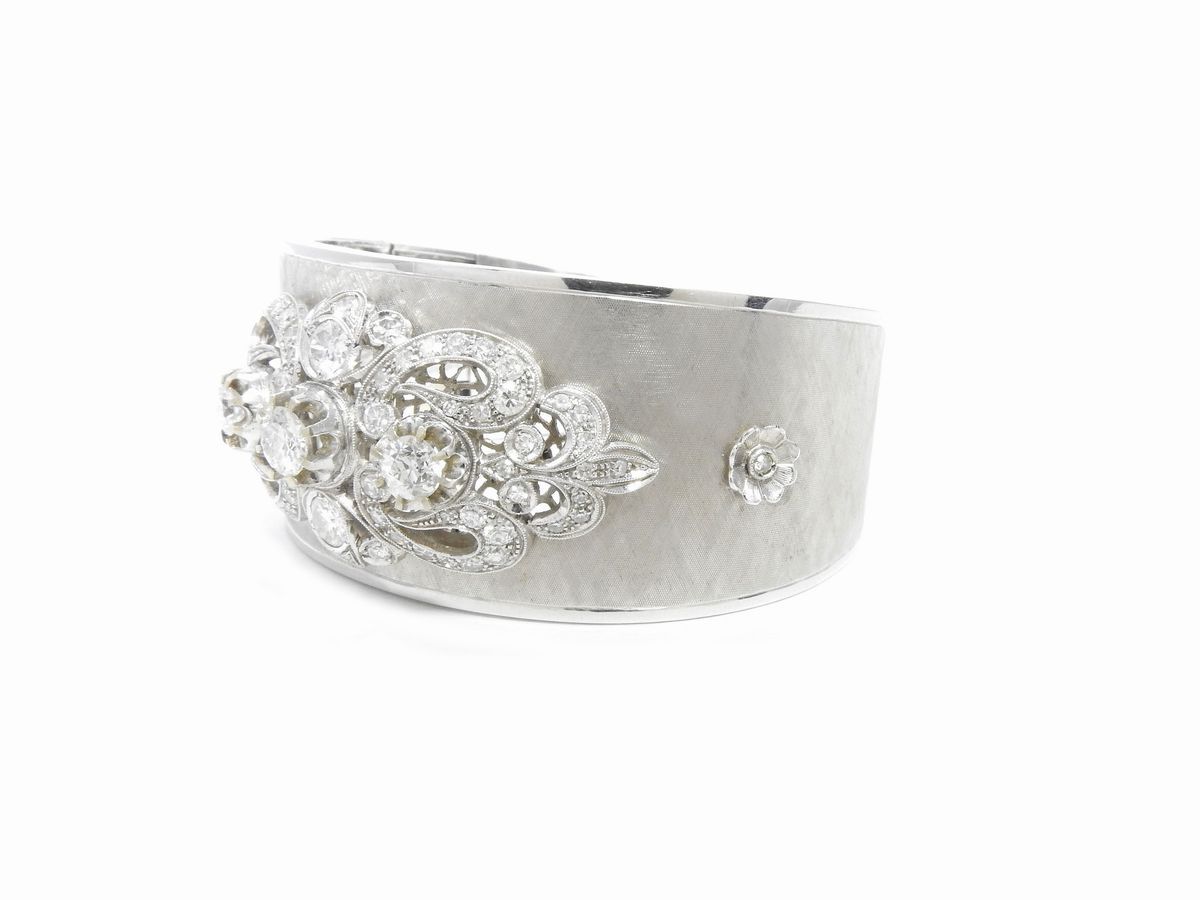 Bracciale Rigido in Oro Bianco con Diamanti
