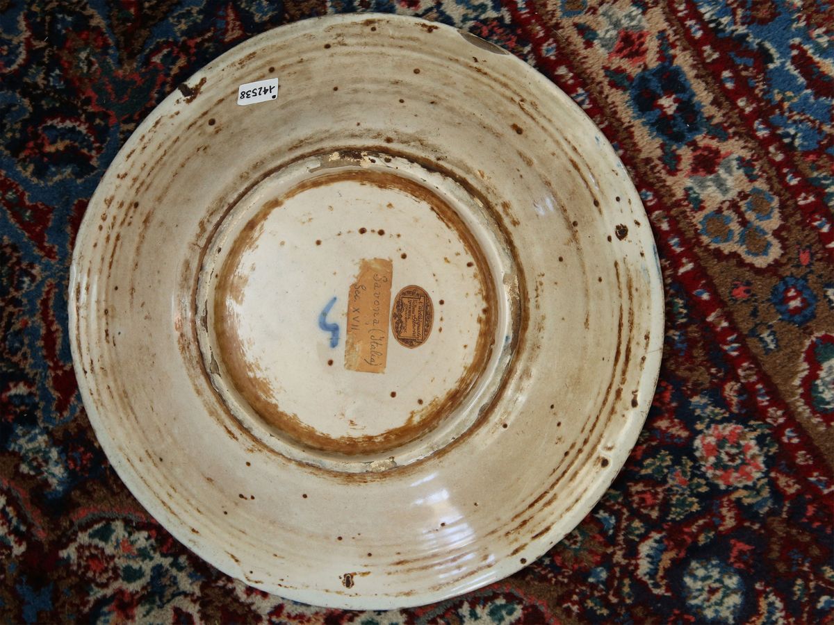 Piatto da Parata in Maiolica, Savona XVIII Secolo