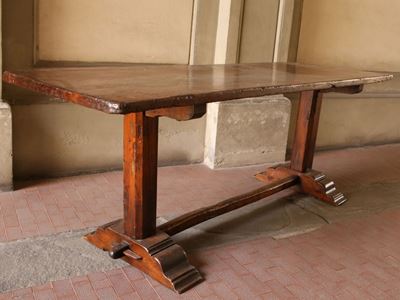 Tavolo a Fratina in Noce