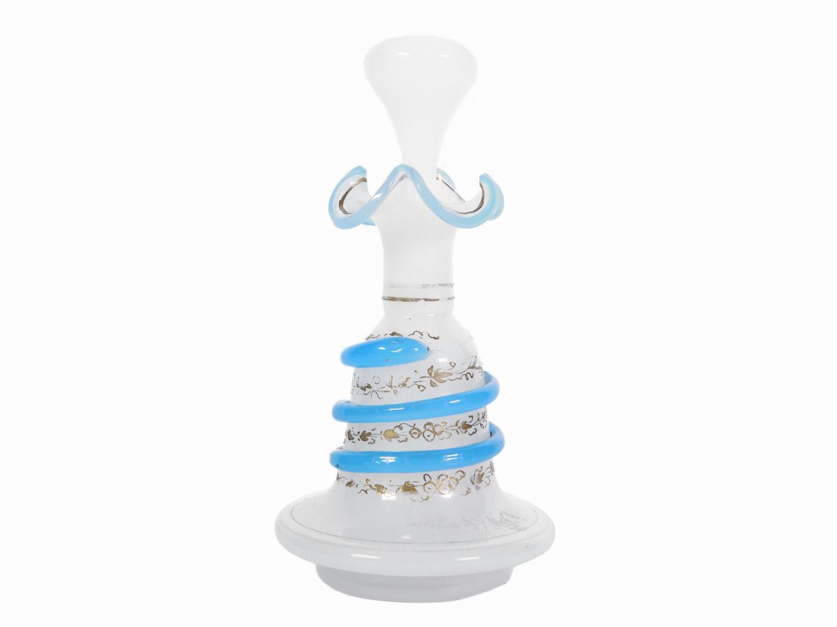 Piccola Bottiglia in Opaline Bianca e Azzurra Lumeggiata in Oro