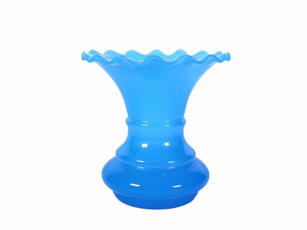 Vaso in opaline azzurra