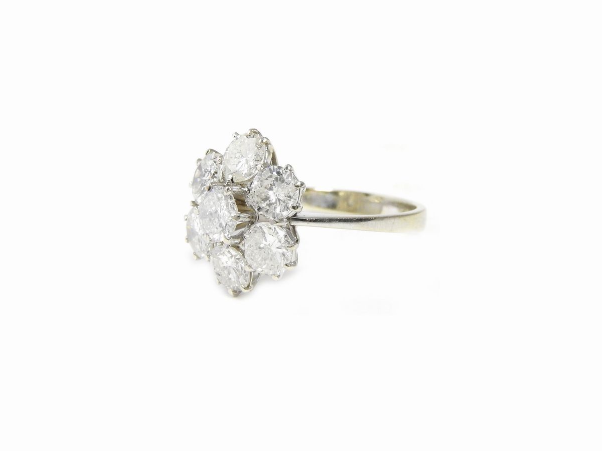 Anello a Margherita in Oro Bianco con Diamanti
