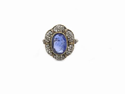 Anello Attribuibile a Mario Buccellati in Oro Giallo e Argento con Diamanti e Zaffiro