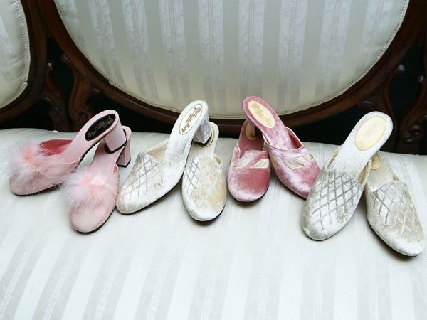 Lotto di pantofole in velluto rosa e bianco