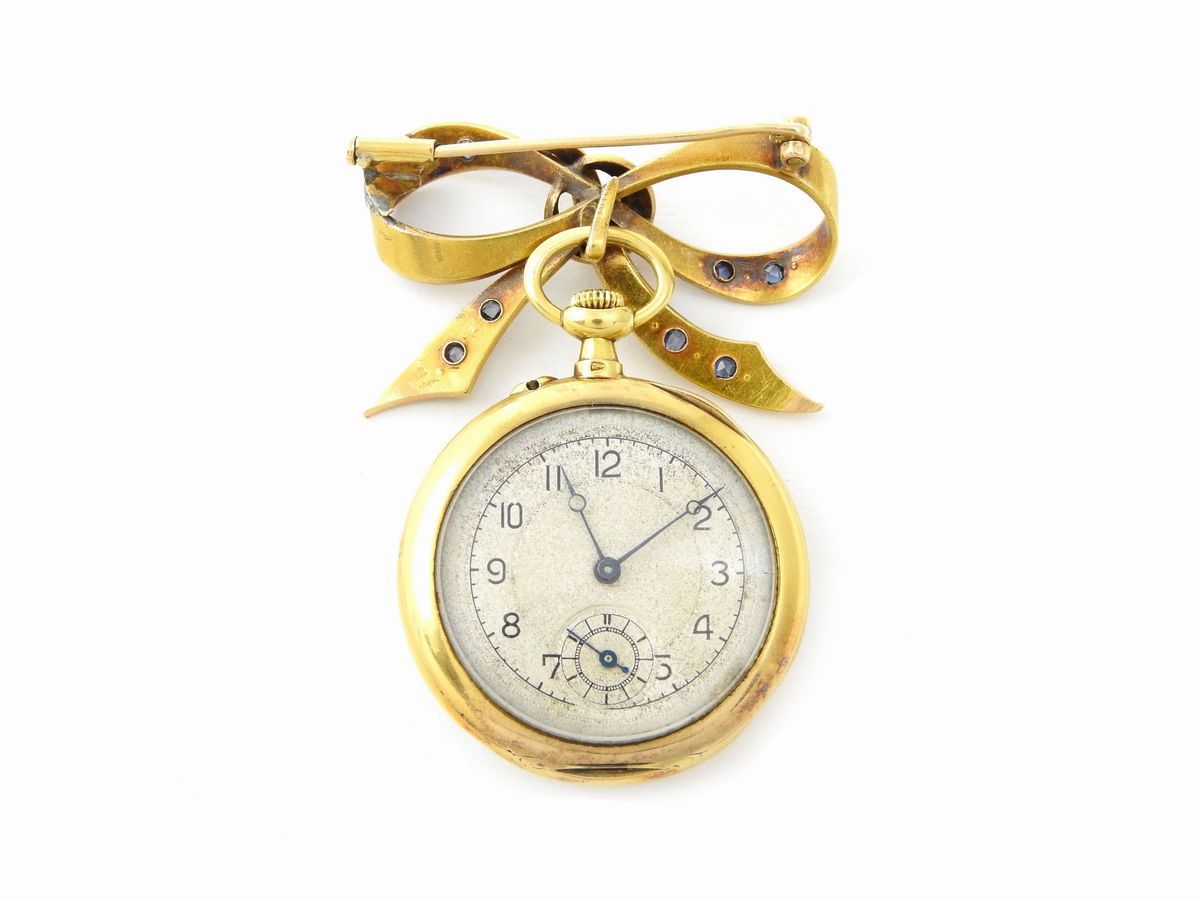 Spilla Orologio Pendente in Oro Giallo con Diamanti, Zaffiri, Microperle e Smalti Policromi