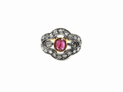 Anello in Oro Giallo e Argento con Diamanti e Rubino