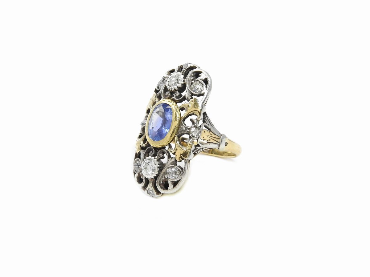 Anello in Oro Giallo e Argento con Diamanti e Zaffiro