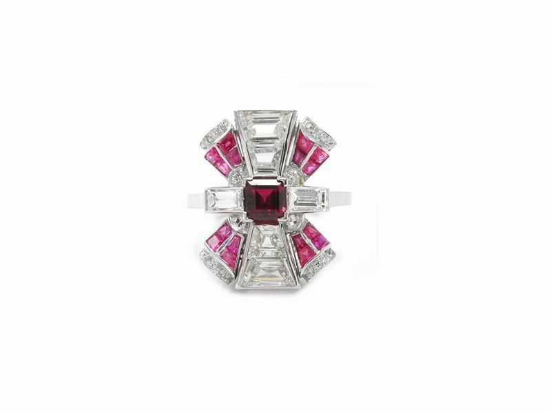 Anello in Platino con Diamanti e Rubini Sintetici