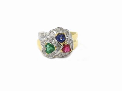 Anello in Oro Bianco e Giallo con Diamanti, Rubino, Zaffiro e Smeraldo