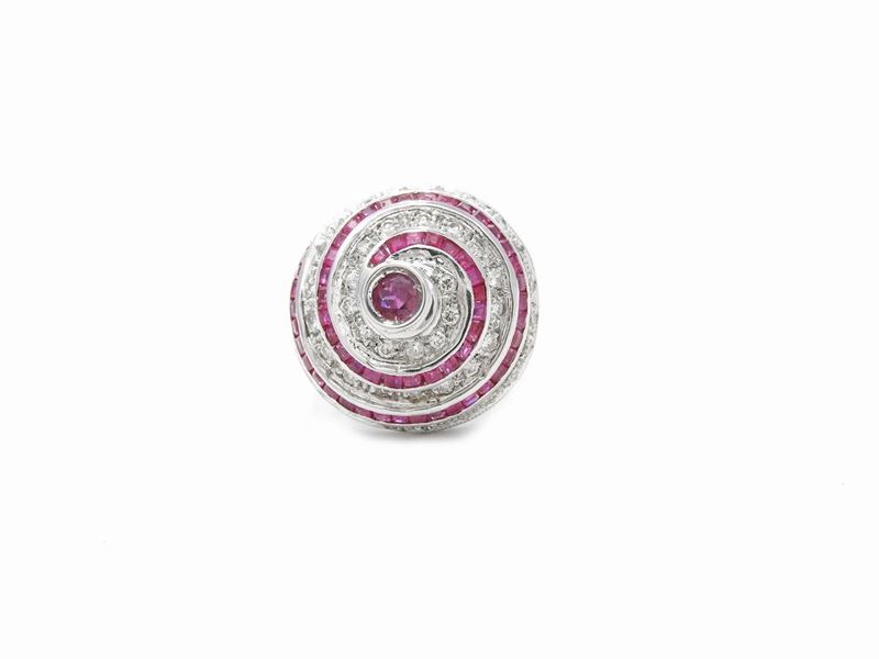 Anello in Oro Bianco con Diamanti e Rubini