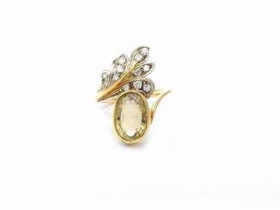 Anello in Oro Giallo con Diamanti e Quarzo Citrino