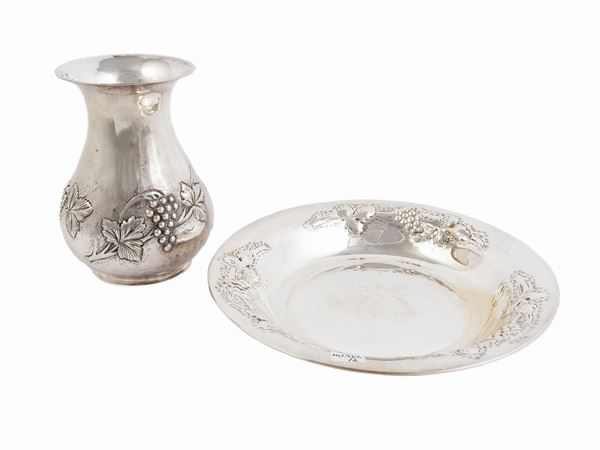 Vaso e vaschetta in argento, Lovi