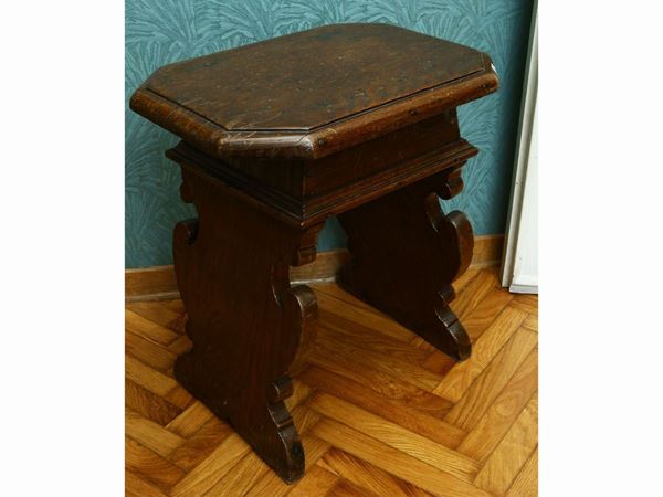 Pair of stools in chestnut and oak  - Auction The collector's florentine house - Maison Bibelot - Casa d'Aste Firenze - Milano