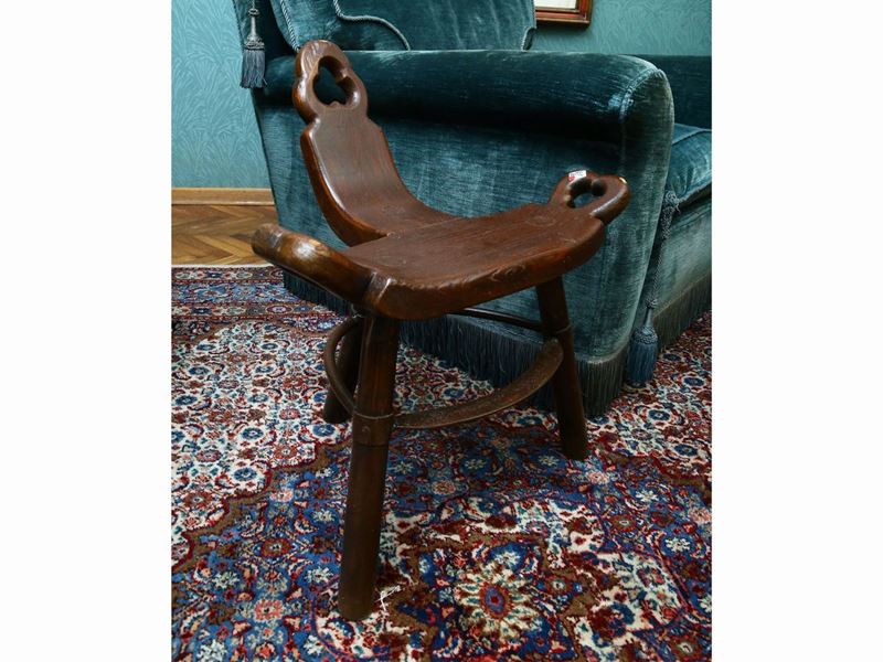 Coppia di Sgabelli Rustici da Mungitura