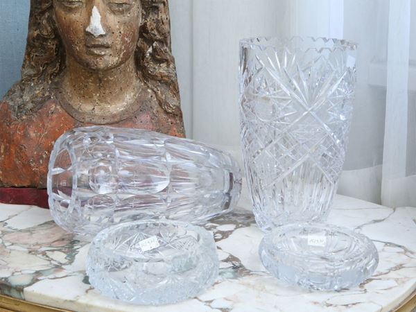 Due vasi in cristallo molato