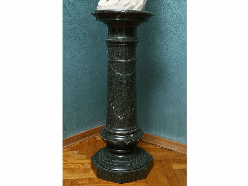 Colonna Portasculture in Marmo Verde di Prato