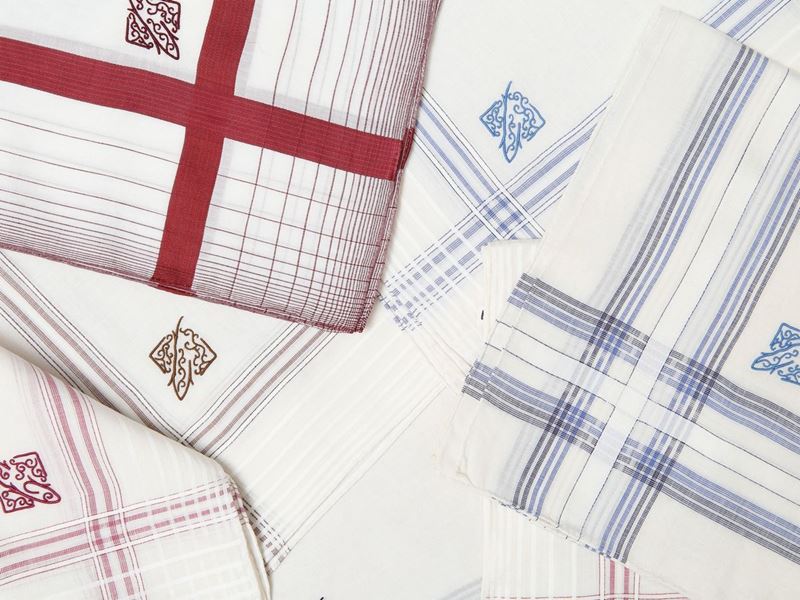 Assortimento di Raffinati Fazzoletti in Batista di Lino